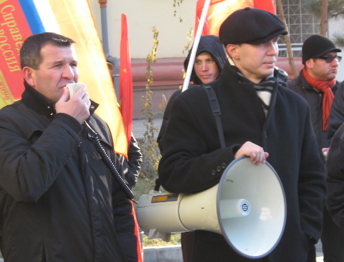 Участники митинга оппозиции "Долой фальшивые выборы". Астрахань, 18 декабря 2011 г. Фото Вячеслава Ященко для "Кавказского узла"