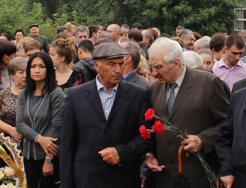 Траурные мероприятия в девятую годовщину теракта в Беслане. Северная Осетия, Беслан, 1 сентября 2013 г. Фото Эммы Марзоевой для "Кавказского узла"