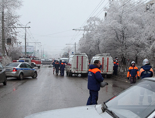 Волгоград, 30 декабря 2013 г. Спасательные службы на месте взрыва троллейбуса у остановки "Качинский рынок". Фото: http://www.volganet.ru