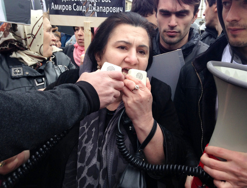 Митинг в поддержку Саида Амирова. Махачкала, 13 апреля 2014 г. Фото Патимат Махмудовой для "Кавказского узла"