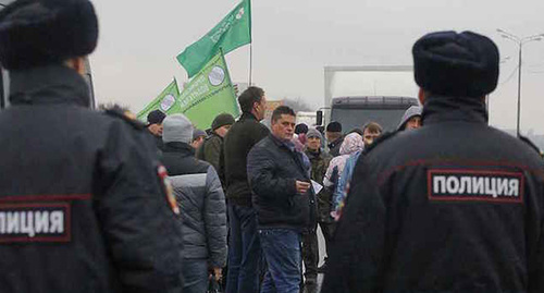 Водители, протестующие против системы "Платон" на Каширском шоссе. Фото: https://cargolink.ru/