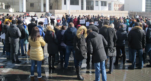 Дольщик жилищного комплекса "Европейский" на митинге.  Фото Константина Волгина для "Кавказского узла"