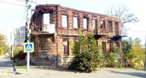 Сгоревший дом в Ростове-на-Дону. Фото: Валерий Люгаев для Кавказского узла