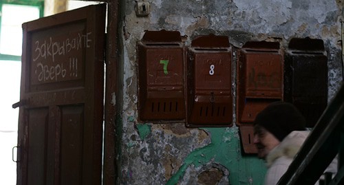 В подьезде одного из аварийных домов. Фото Вячеслава Прудникова для "Кавказского узла"