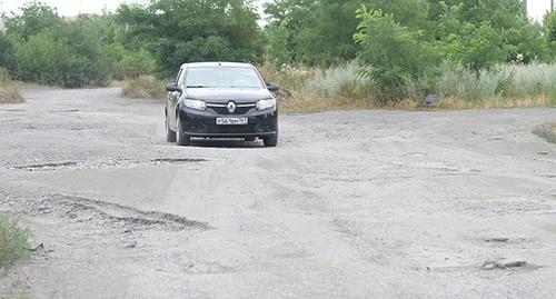 Дорога после дождя близ Шахт. Фото Вячеслава Прудникова для "Кавказского узла"