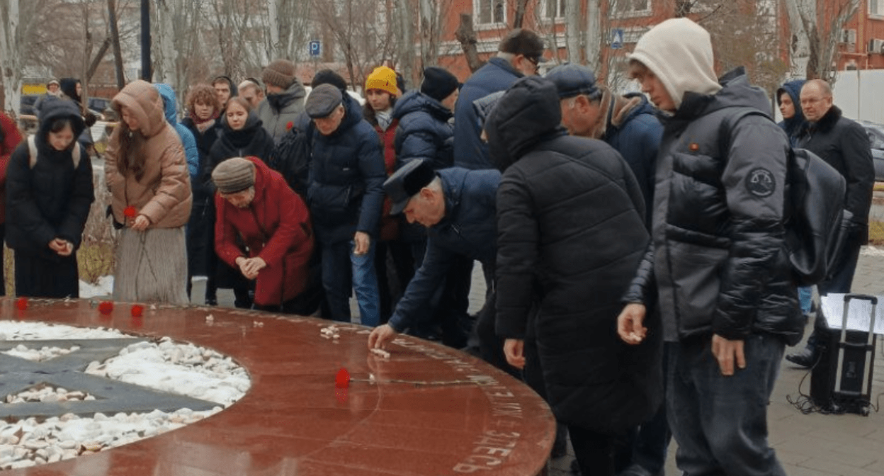 Возложение цветов в память о жертвах Холокоста. Фото корреспондента "Кавказского узла".