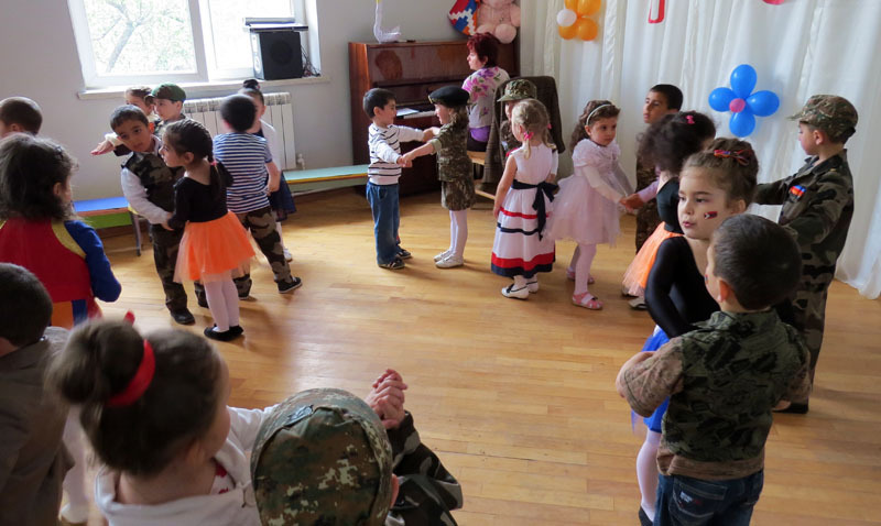 Утренник в Степанакертском детсаду.